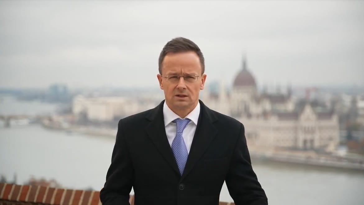 Újabb kínai elektromos autós nagyberuházás jön Magyarországra, Szijjártó 900 új munkahelyet remél tőle