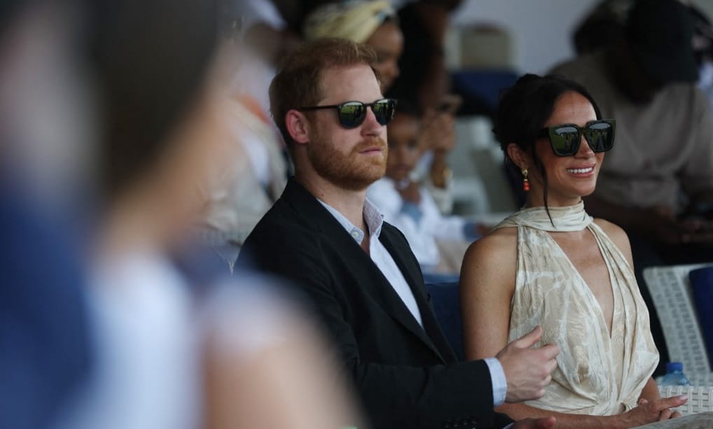 20 millió dolláros pénzmosás miatt körözik Harry herceg és Meghan Markle nigériai vendéglátóját